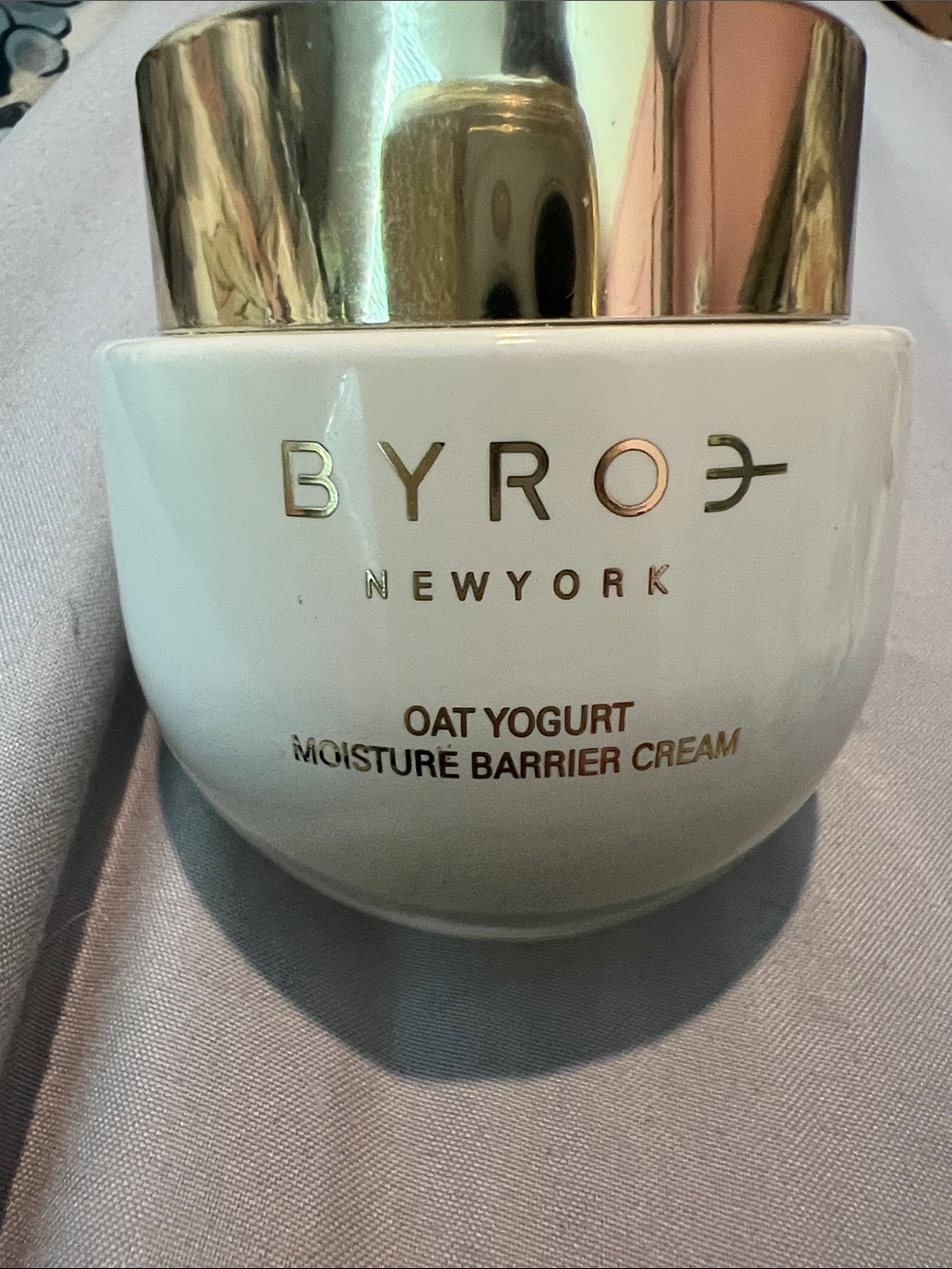 BYROE Oat Yogurt Moisture Barrier Cream — White & Gold